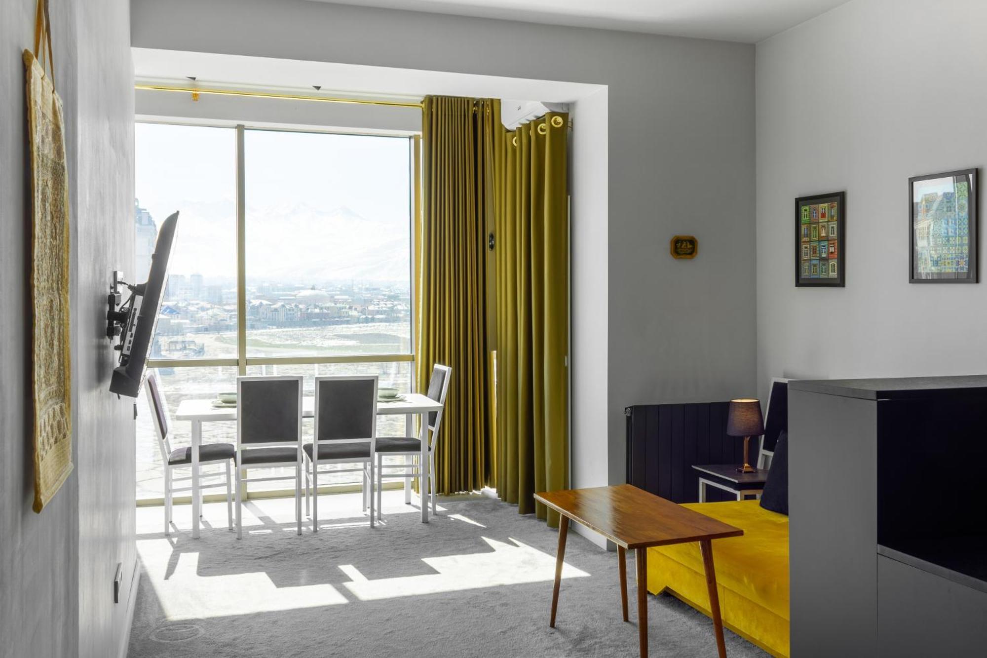 9Th And 6Th Floor Stylish Apartments With Mountainvista Biskek Kültér fotó